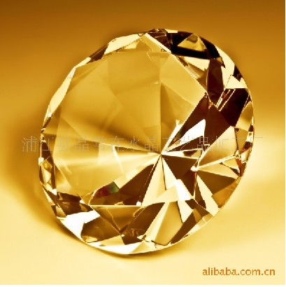 浦江晶常在 匠心獨(dú)運(yùn)的水晶燭臺工藝美學(xué)